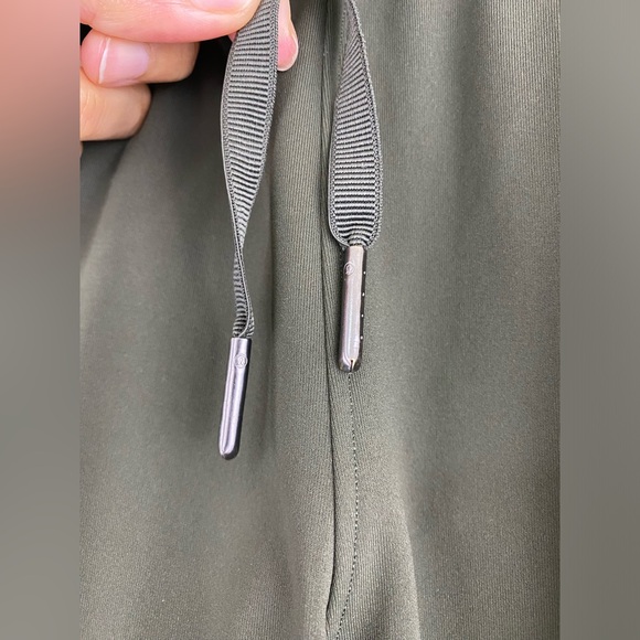 Lululemon Women’s Size 4 On the Fly 7/8 Pant Woven Dark Olive - Picture 11 of 14